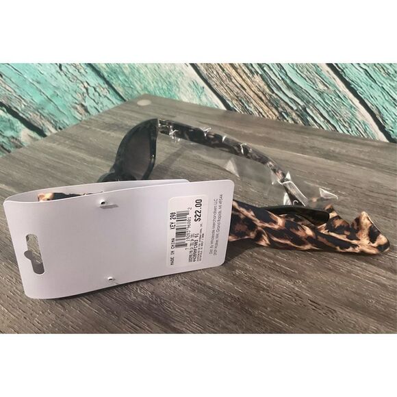 NWT Falls Creek Sunglasses Women’s Unisex Leopard Pouch UVA/UVB Protection ☀️🌞 - Picture 5 of 12